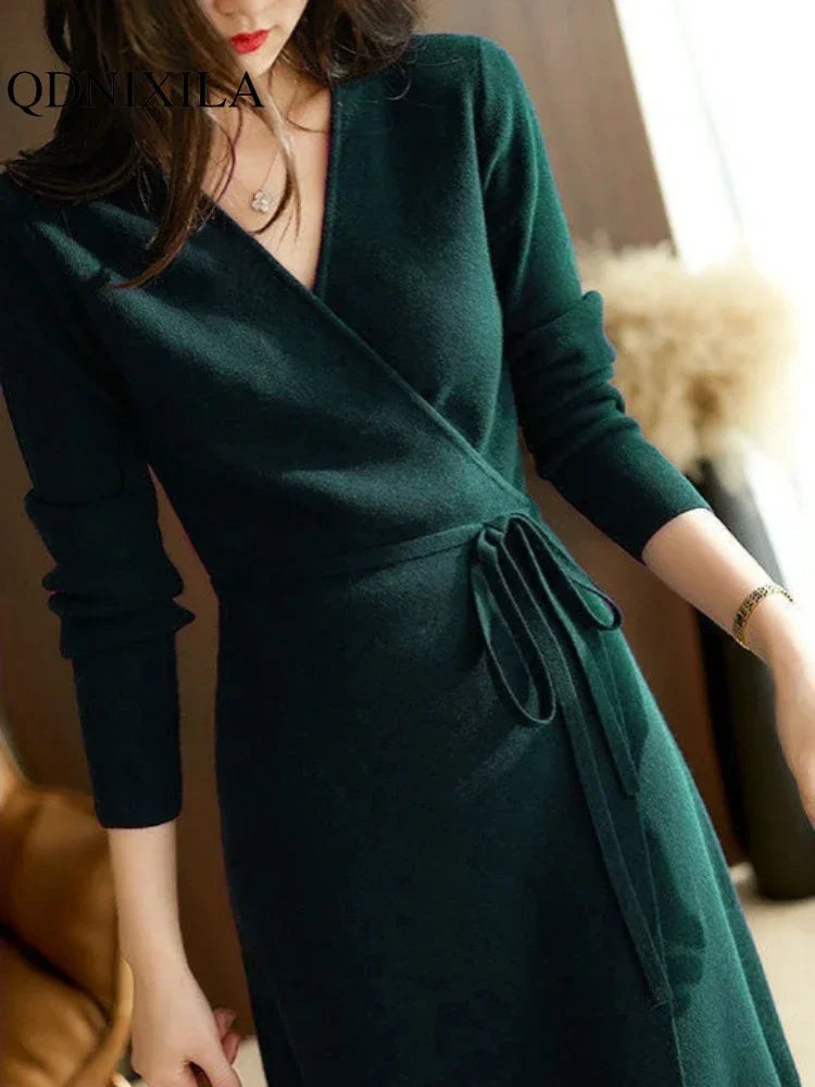 Elegant Slim-Fit V-Neck Knitted Knee-Length Dress
