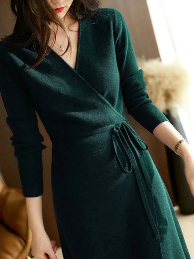 Elegant Slim-Fit V-Neck Knitted Knee-Length Dress